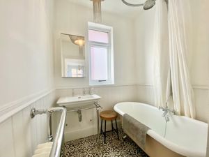 Photo 16- click for photo gallery